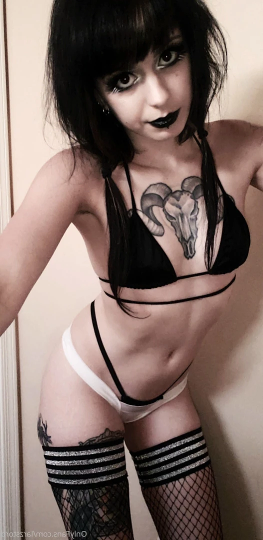 Larz [ larzstord ] Onlyfans leaked photo 12450492 on Hotleaks.tv