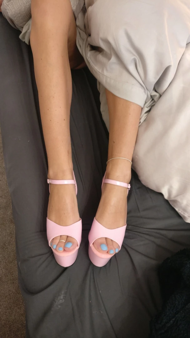 Lou In Heels [ louinheels ] Onlyfans leaked photo 10165085 on Hotleaks.tv