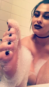 16906233