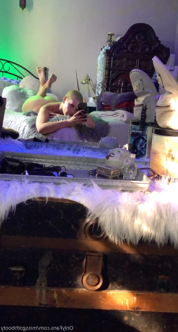 Goddess Aurora [ missgothbooty ] Onlyfans leaked photo 10198350 on Hotleaks.tv