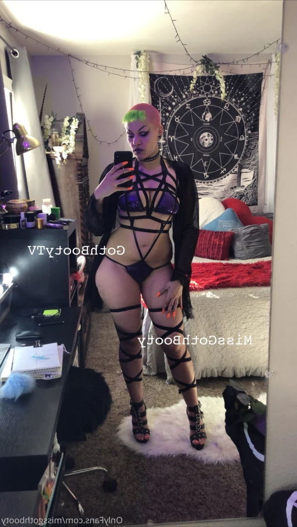 Goddess Aurora [ missgothbooty ] Onlyfans leaked photo 10200719 on Hotleaks.tv