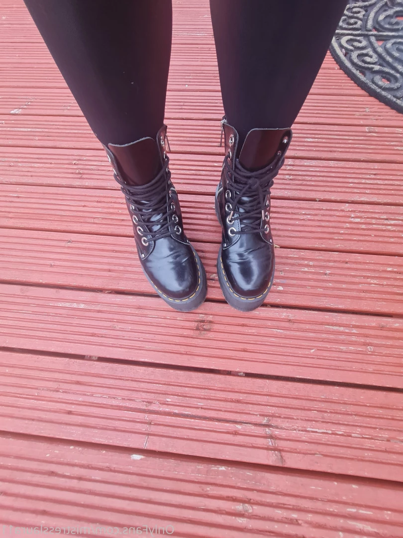 Miss Laura [ mistresslaura11 ] Onlyfans leaked photo 10052350 on Hotleaks.tv