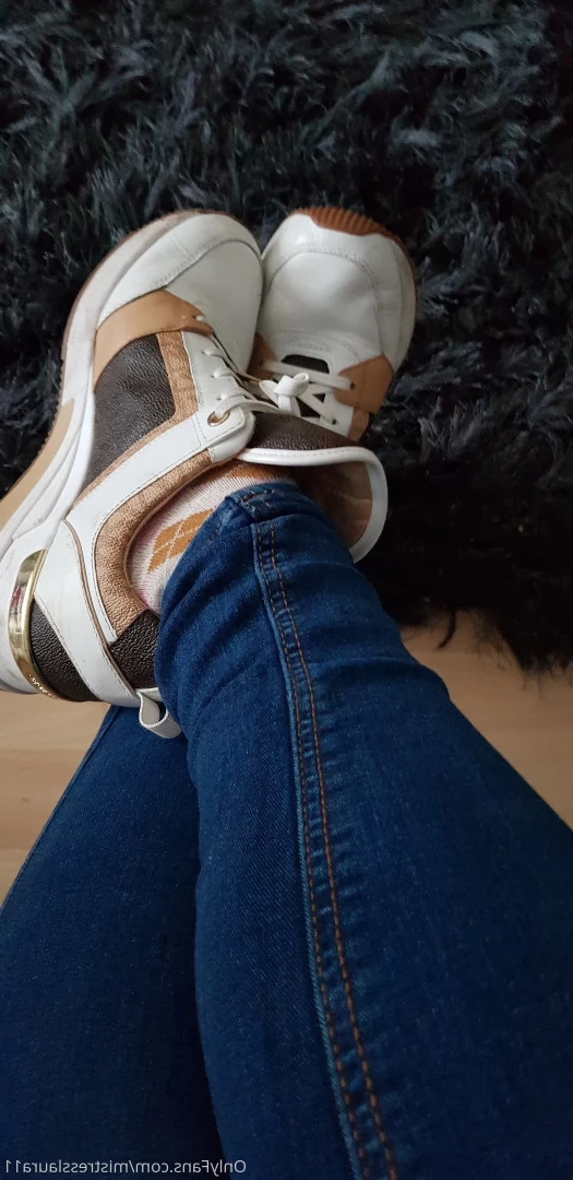 Miss Laura [ mistresslaura11 ] Onlyfans leaked photo 10053152 on Hotleaks.tv