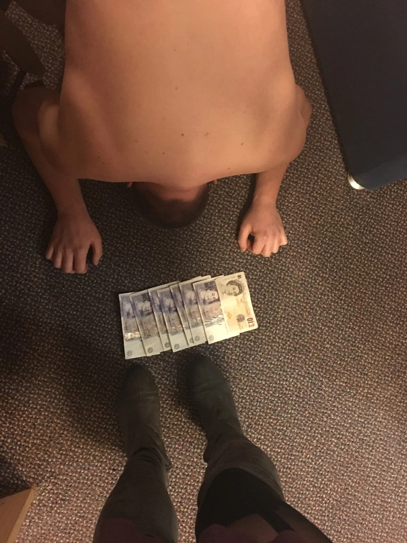 Miss Laura [ mistresslaura11 ] Onlyfans leaked photo 10055443 on Hotleaks.tv