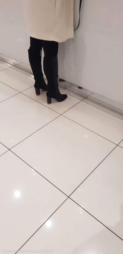 Miss Laura [ mistresslaura11 ] Onlyfans leaked photo 10056741 on Hotleaks.tv