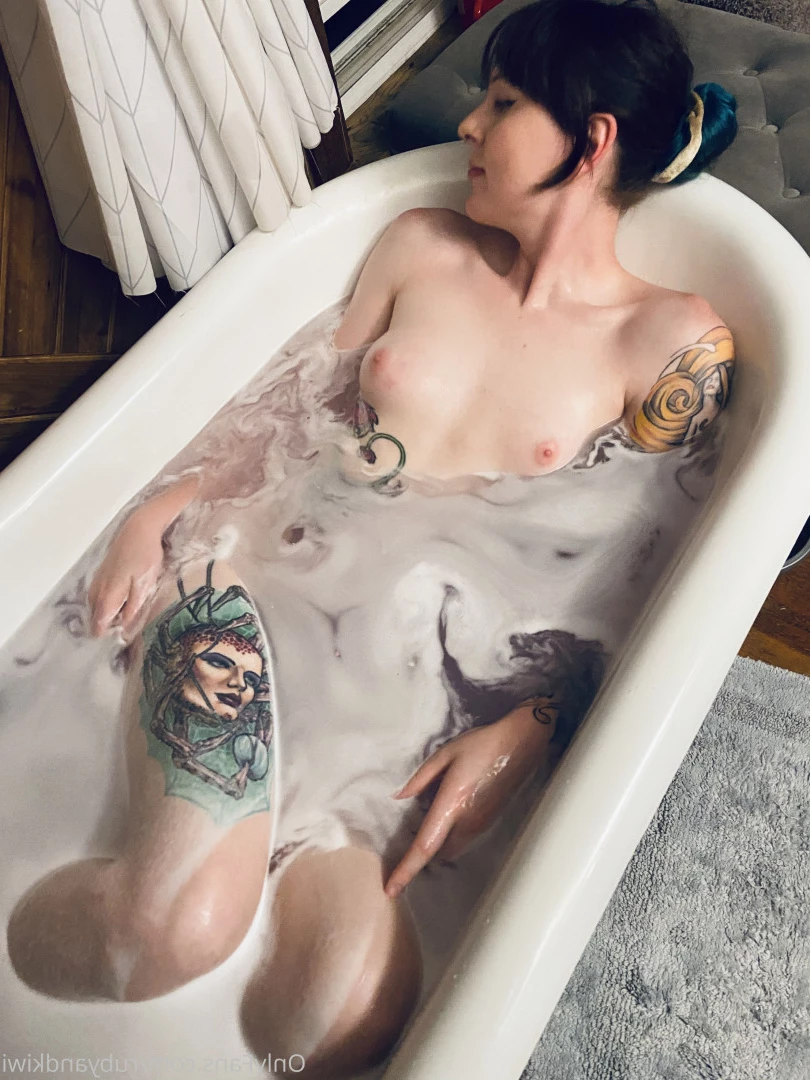 Ruby and Kiwi [ rubyandkiwi ] Onlyfans leaked photo 10373007 on Hotleaks.tv