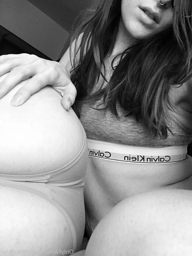 Ruby and Kiwi [ rubyandkiwi ] Onlyfans leaked photo 10392725 on Hotleaks.tv