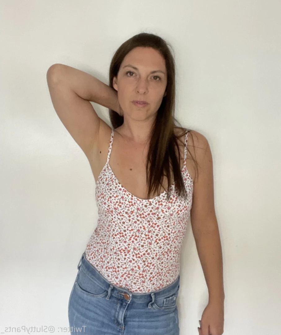 Average UK Mum [ averageukmum ] Onlyfans leaked photo 11427777 on Hotleaks.tv