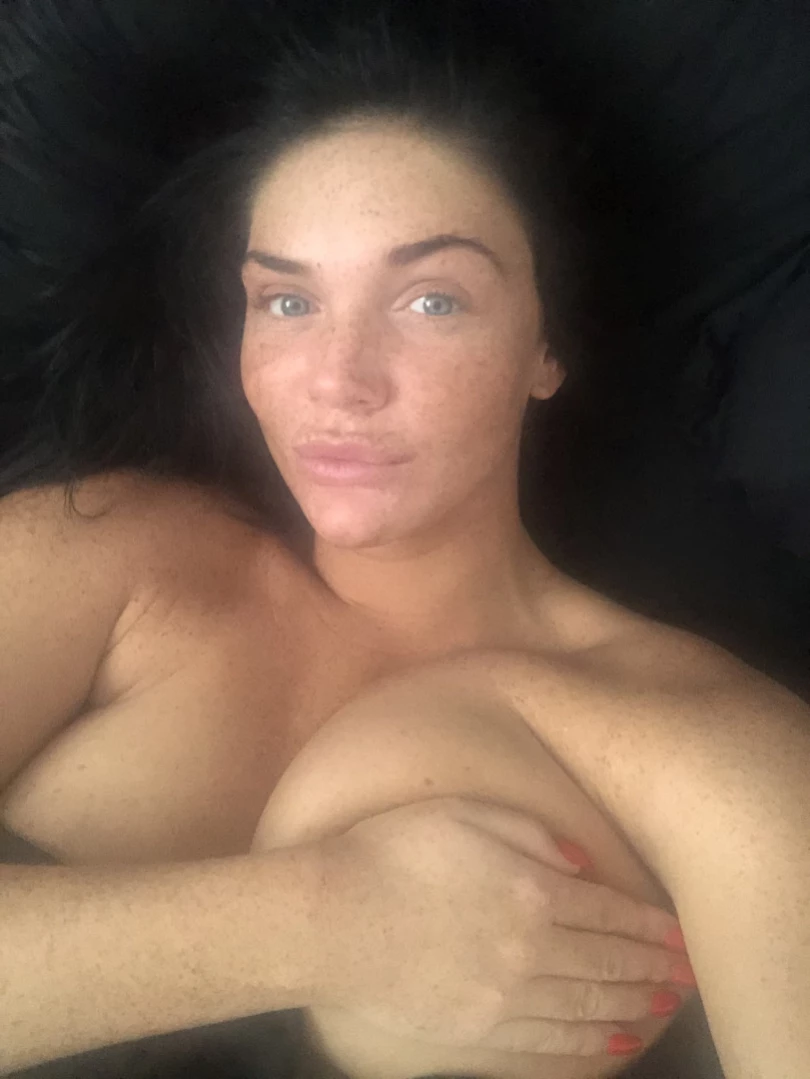 FRECKLES , ASS &amp; 36H NATURAL TITS [ emmaleigh ] Onlyfans leaked photo 11408645 on Hotleaks.tv