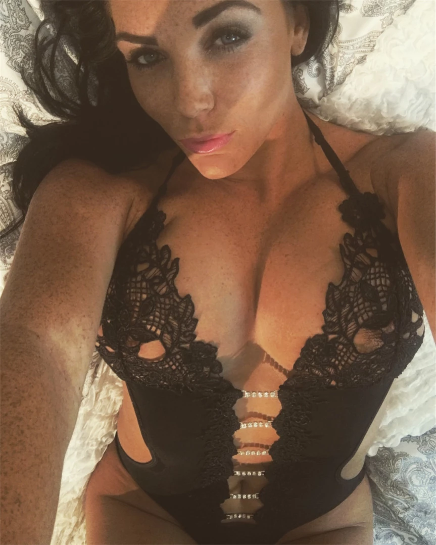 FRECKLES , ASS &amp; 36H NATURAL TITS [ emmaleigh ] Onlyfans leaked photo 11734330 on Hotleaks.tv