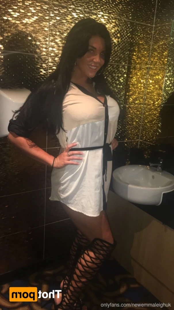 FRECKLES , ASS &amp; 36H NATURAL TITS [ emmaleigh ] Onlyfans leaked photo 13144945 on Hotleaks.tv