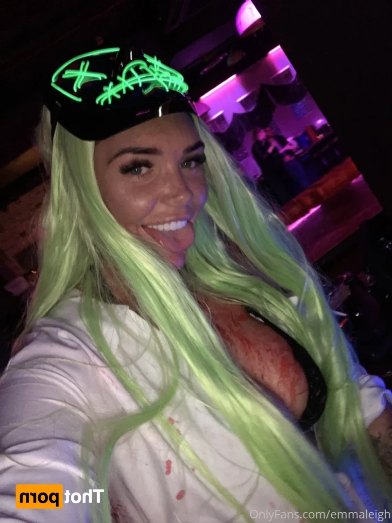 FRECKLES , ASS &amp; 36H NATURAL TITS [ emmaleigh ] Onlyfans leaked photo 13286633 on Hotleaks.tv