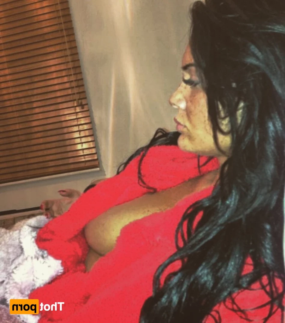 FRECKLES , ASS &amp; 36H NATURAL TITS [ emmaleigh ] Onlyfans leaked photo 13338668 on Hotleaks.tv