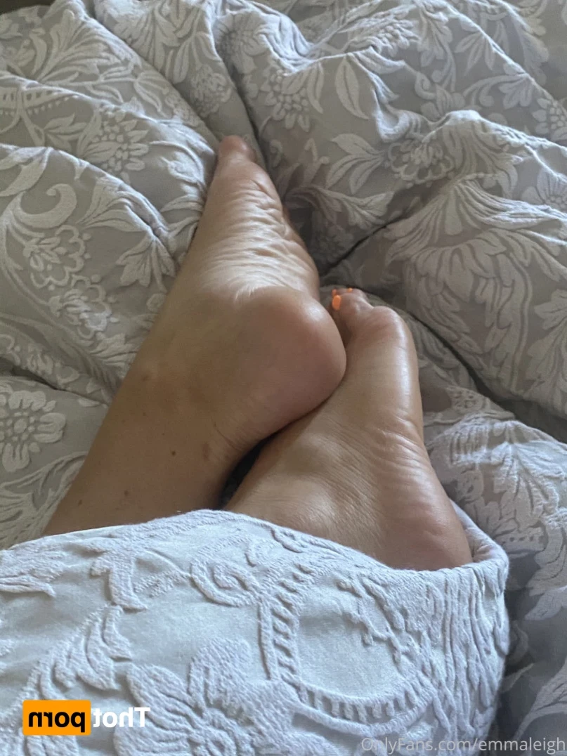 FRECKLES , ASS &amp; 36H NATURAL TITS [ emmaleigh ] Onlyfans leaked photo 13949213 on Hotleaks.tv