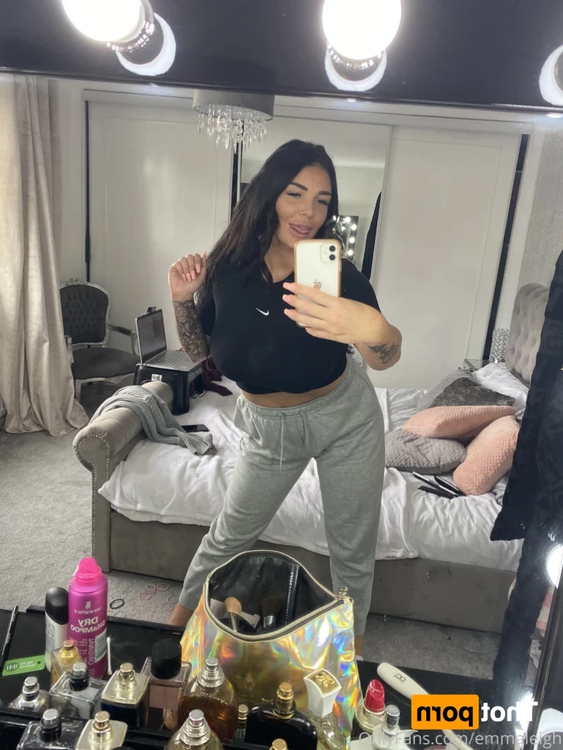 FRECKLES , ASS &amp; 36H NATURAL TITS [ emmaleigh ] Onlyfans leaked photo 14382429 on Hotleaks.tv