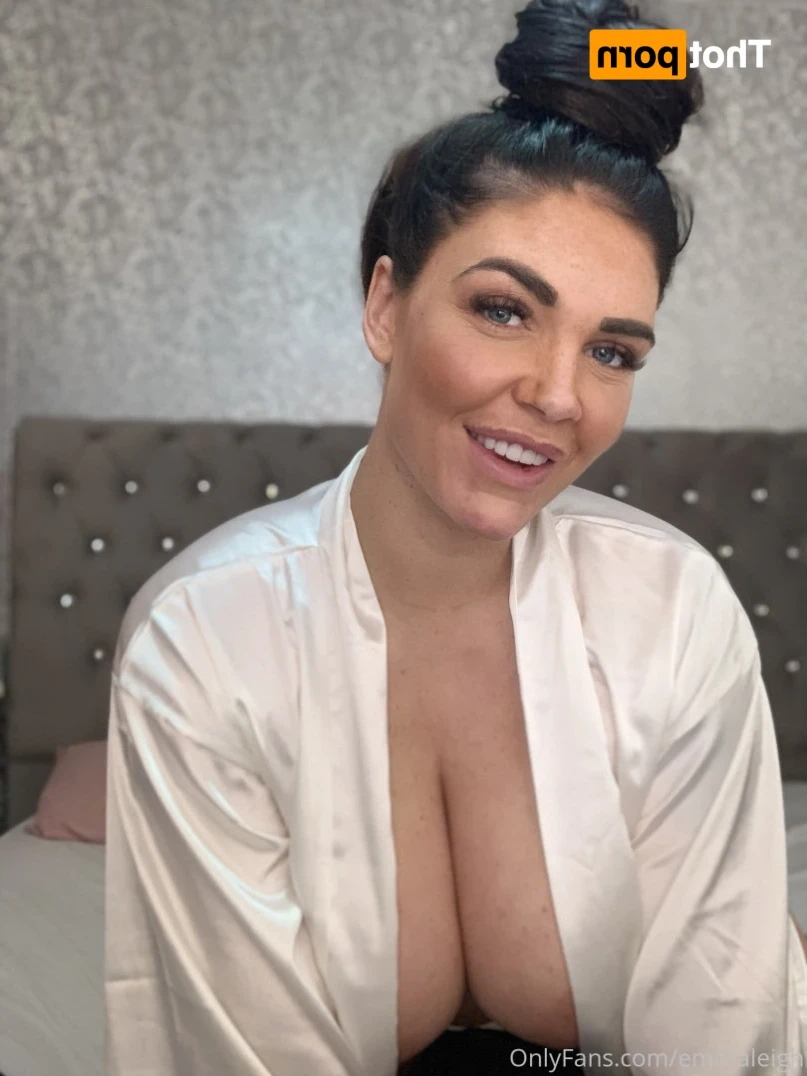 FRECKLES , ASS &amp; 36H NATURAL TITS [ emmaleigh ] Onlyfans leaked photo 14905077 on Hotleaks.tv