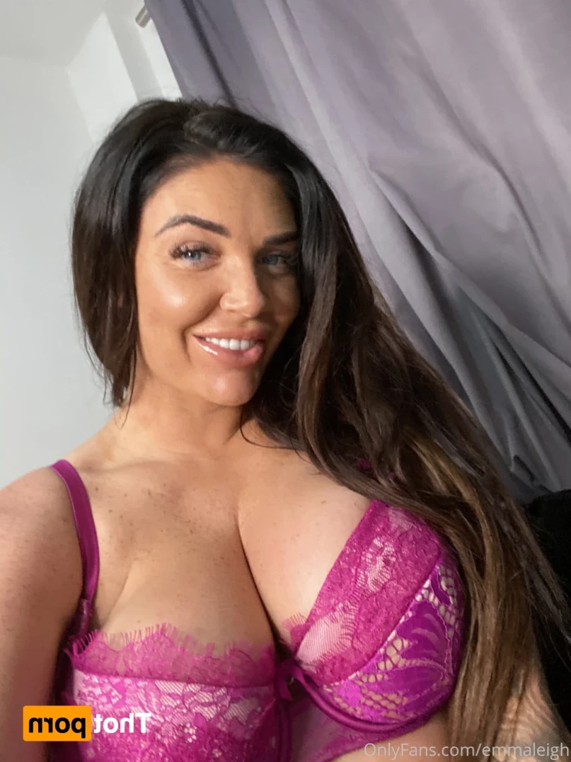 FRECKLES , ASS &amp; 36H NATURAL TITS [ emmaleigh ] Onlyfans leaked photo 16133679 on Hotleaks.tv