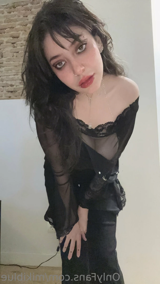 miki blue [ mikiblue ] Onlyfans leaked photo 16109946 on Hotleaks.tv