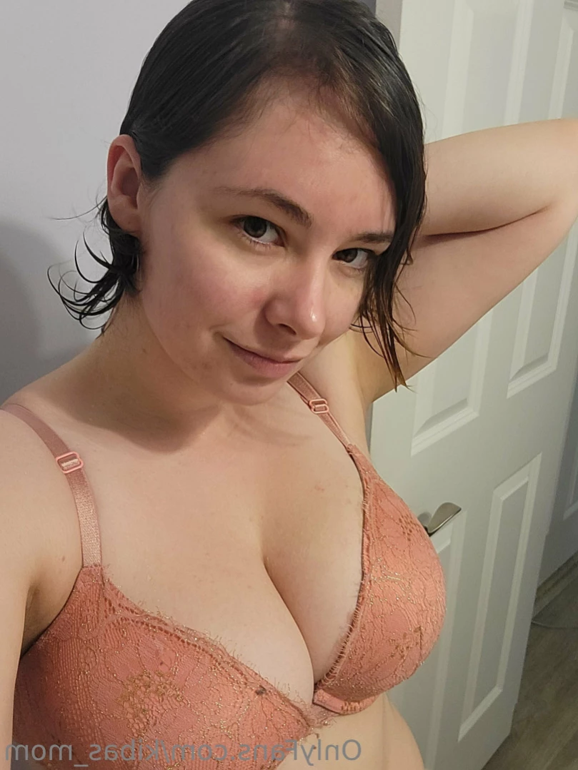 kibas_mom Onlyfans leaked photo 12321114 on Hotleaks.tv