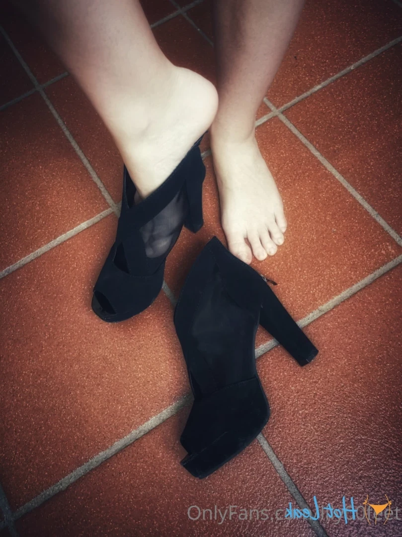 Lady Lily [ lily00feet ] Onlyfans leaked photo 14639018 on Hotleaks.tv
