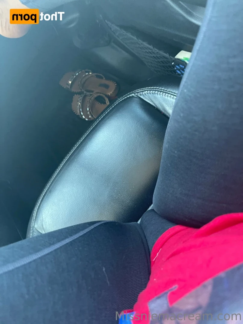 𝓐𝓷𝓪𝓵 𝓠𝓾𝓮𝓮𝓷 [ missniemacream ] Onlyfans leaked photo 12425489 on Hotleaks.tv