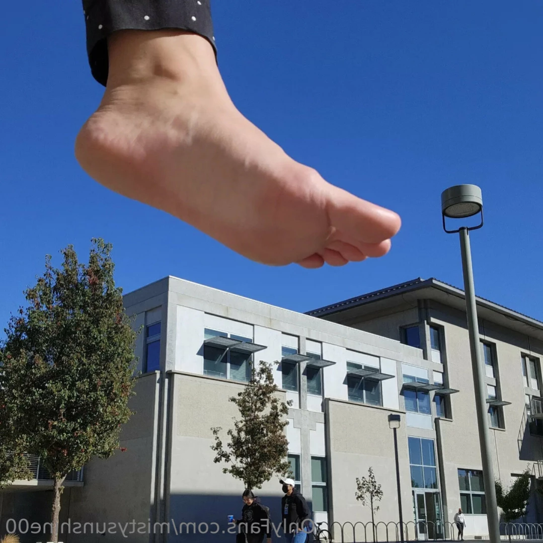 Giantess Misty [ mistysunshine00 ] Onlyfans leaked photo 11763810 on Hotleaks.tv