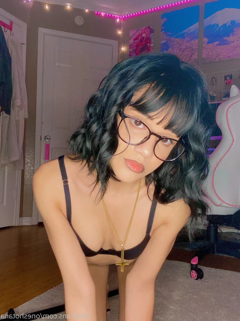 𝕬𝖓𝖆 [ oneshotana ] Onlyfans leaked photo 14386506 on Hotleaks.tv