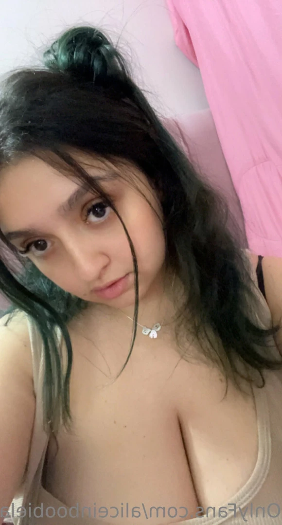 aliceinboobieland Onlyfans leaked photo 15465327 on Hotleaks.tv