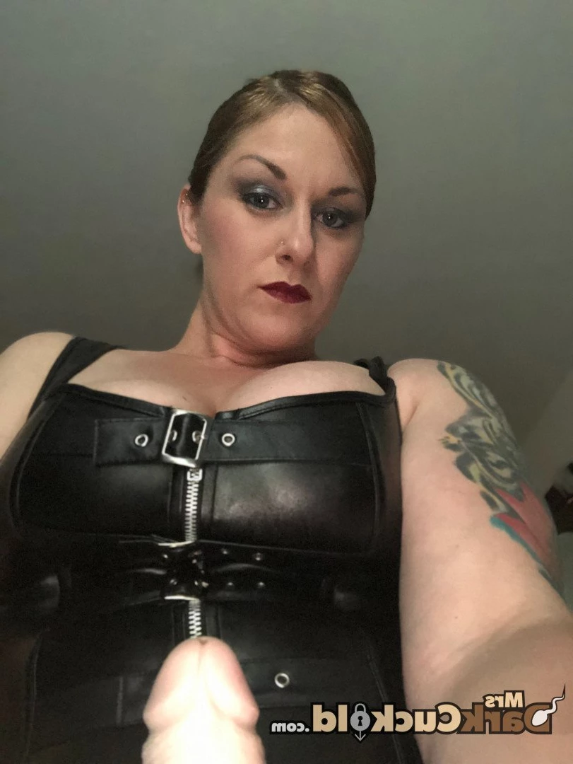 MrsDarkCuckold [ mrs_darkcuckold ] Onlyfans leaked photo 845564 on Hotleaks.tv