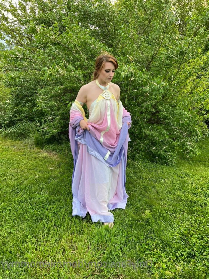 Goddess Gabrielle 🌹 [ dommiemommyy ] Onlyfans leaked photo 11934297 on Hotleaks.tv