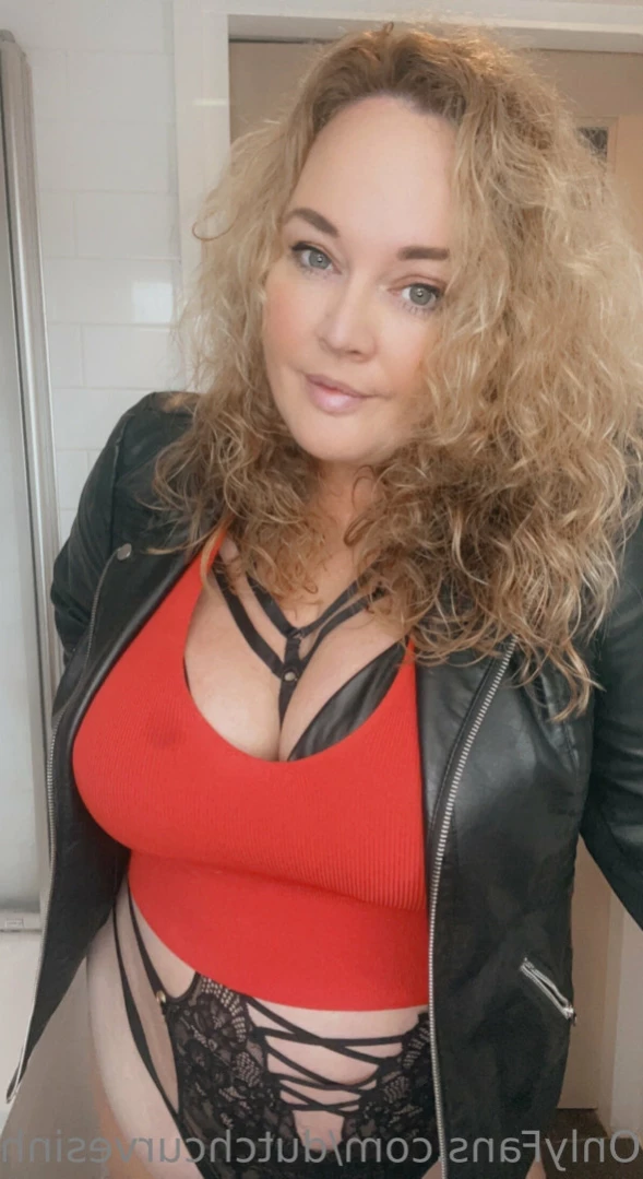 dutchcurvesinheels Onlyfans leaked photo 11019552 on Hotleaks.tv