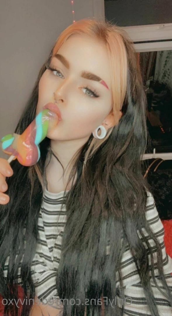 🌿✧ 𝑬𝒅𝒆𝒏 ✧🌿 [ edenxivy ] Onlyfans leaked photo 14370950 on Hotleaks.tv
