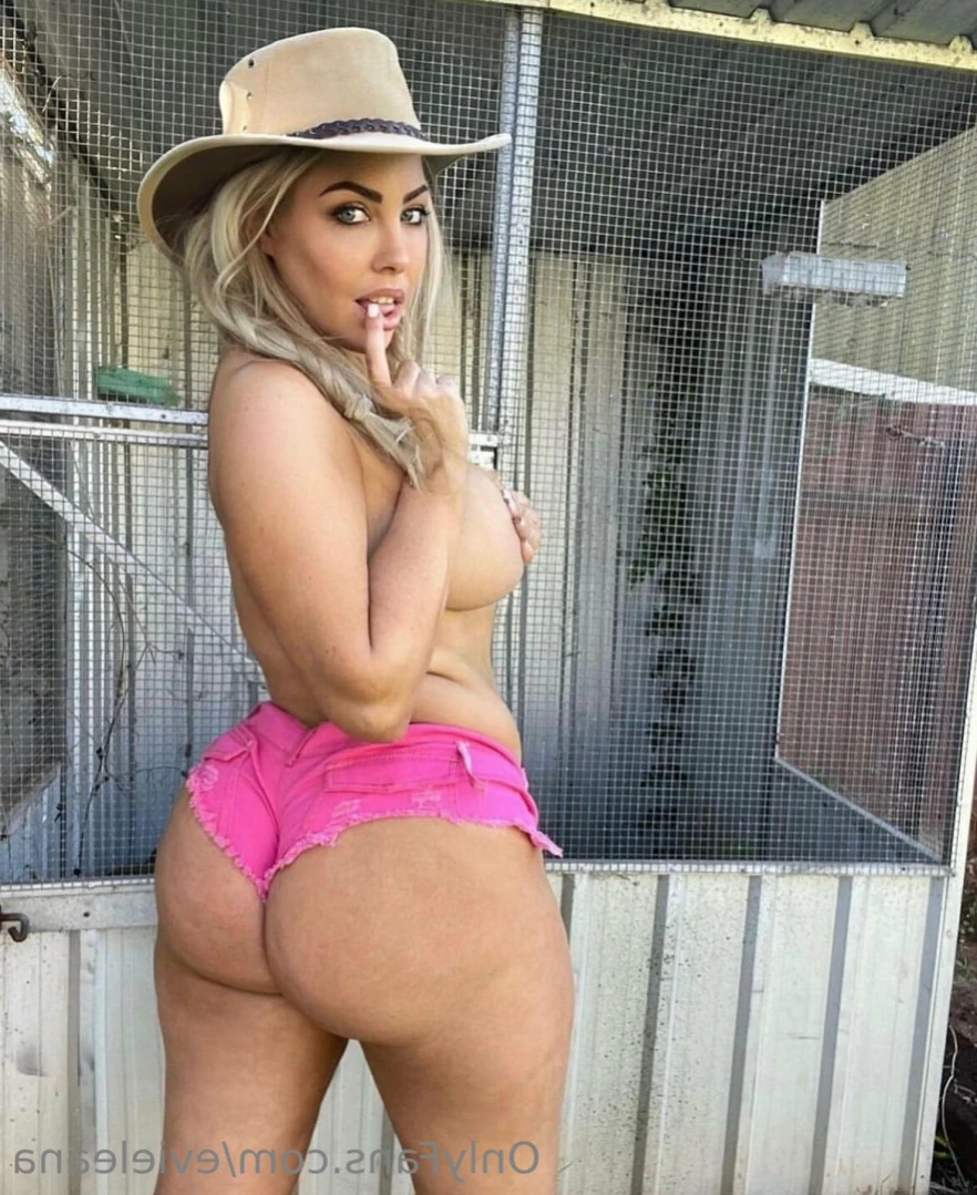 EVIE LEANA [ evieleana ] Onlyfans leaked photo 12141455 on Hotleaks.tv