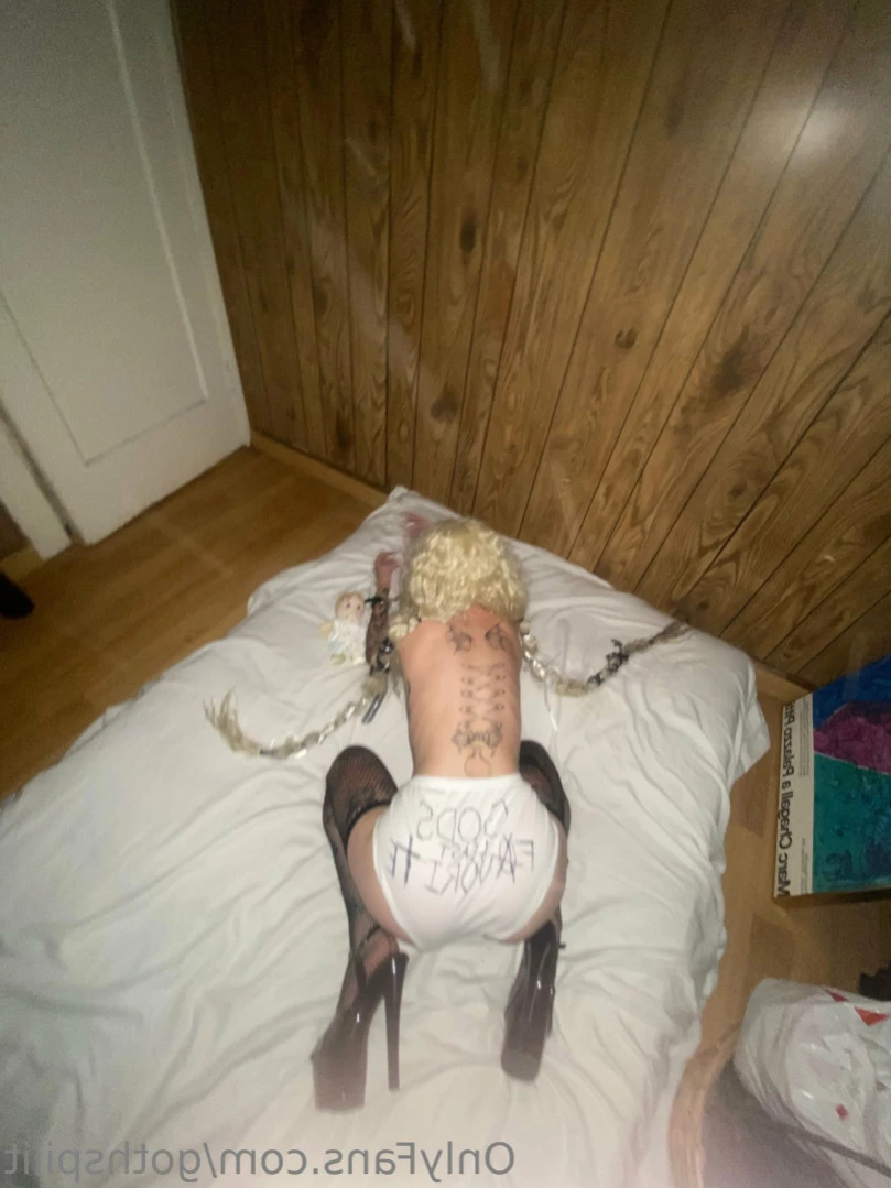 Goth Spit [ gothspiiit ] Onlyfans leaked photo 11519790 on Hotleaks.tv