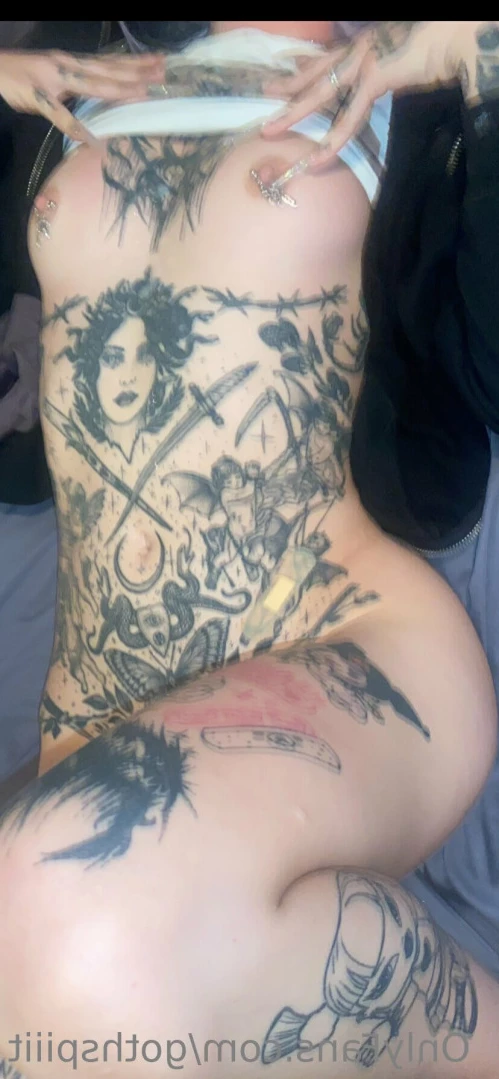 Goth Spit [ gothspiiit ] Onlyfans leaked photo 11587205 on Hotleaks.tv