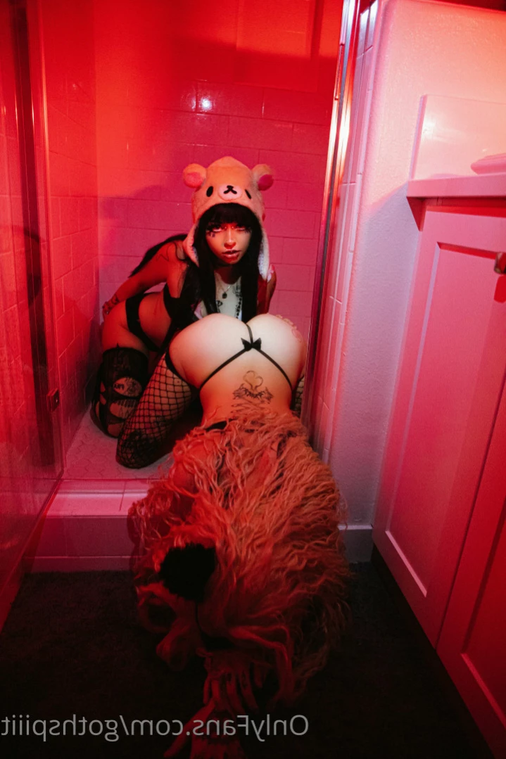 Goth Spit [ gothspiiit ] Onlyfans leaked photo 14241267 on Hotleaks.tv