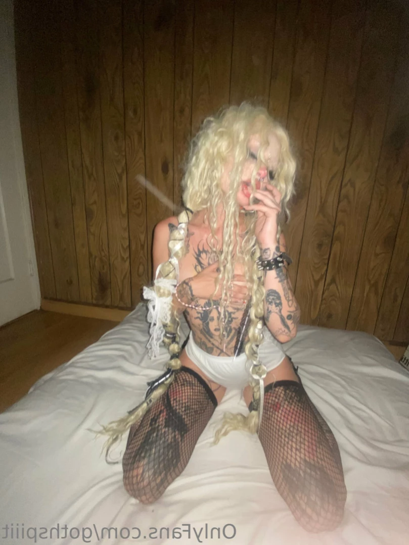 Goth Spit [ gothspiiit ] Onlyfans leaked photo 15075963 on Hotleaks.tv