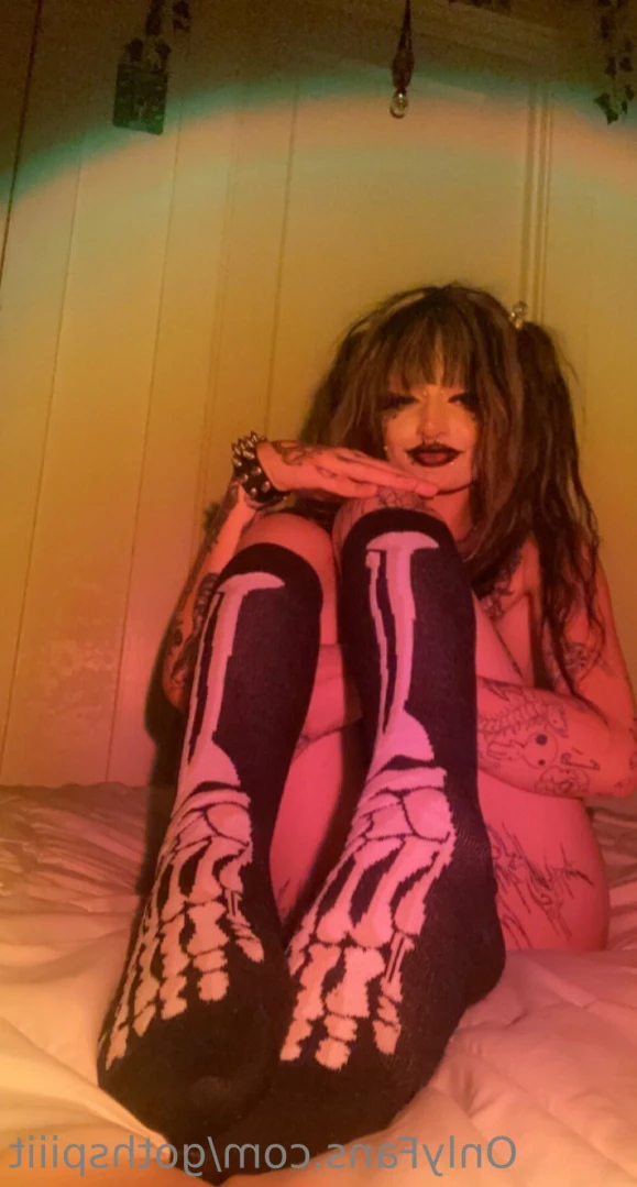 Goth Spit [ gothspiiit ] Onlyfans leaked photo 15211219 on Hotleaks.tv