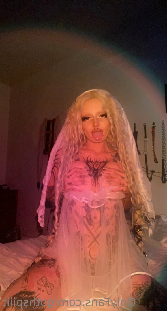 Goth Spit [ gothspiiit ] Onlyfans leaked photo 15252920 on Hotleaks.tv