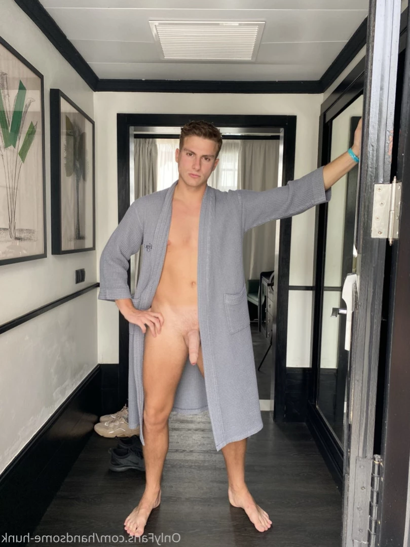 Handsome Hunk [ handsome-hunk ] Onlyfans leaked photo 11549974 on Hotleaks.tv