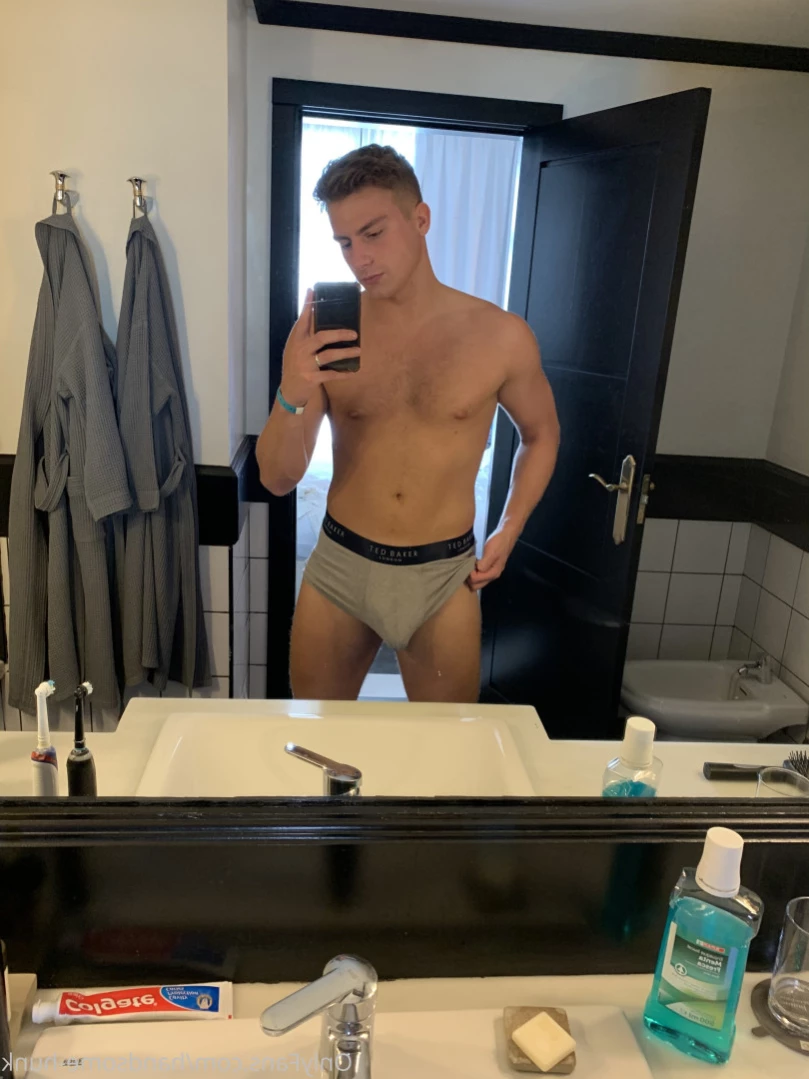 Handsome Hunk [ handsome-hunk ] Onlyfans leaked photo 11665392 on Hotleaks.tv