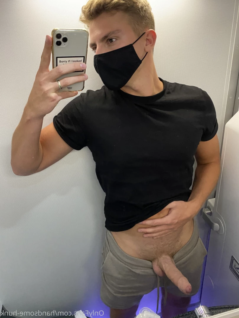 Handsome Hunk [ handsome-hunk ] Onlyfans leaked photo 14373041 on Hotleaks.tv
