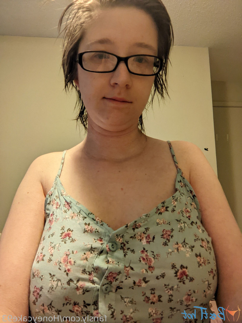 honeycake93 Onlyfans leaked photo 18495584 on Hotleaks.tv