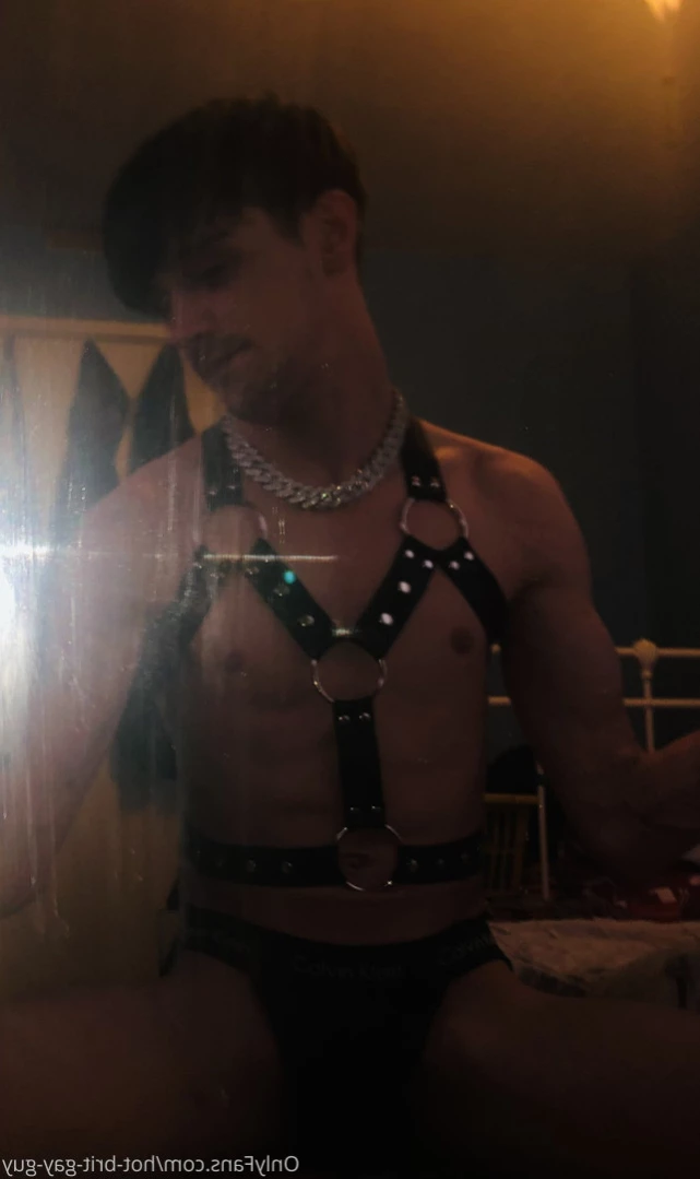 Hung-Brit-Uk [ hot-brit-gay-guy ] Onlyfans leaked photo 11380929 on Hotleaks.tv