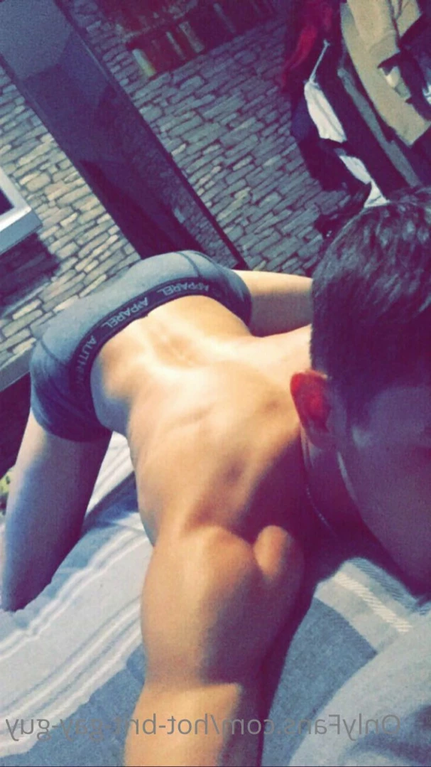 Hung-Brit-Uk [ hot-brit-gay-guy ] Onlyfans leaked photo 14075545 on Hotleaks.tv