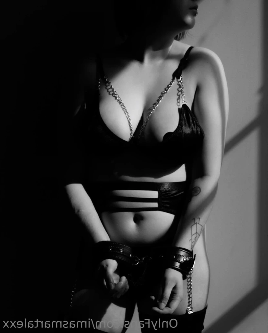 El [ imasmartalexx ] Onlyfans leaked photo 11312167 on Hotleaks.tv