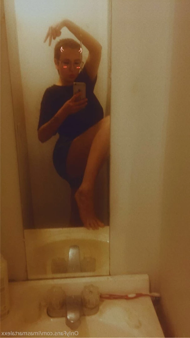 El [ imasmartalexx ] Onlyfans leaked photo 11737971 on Hotleaks.tv