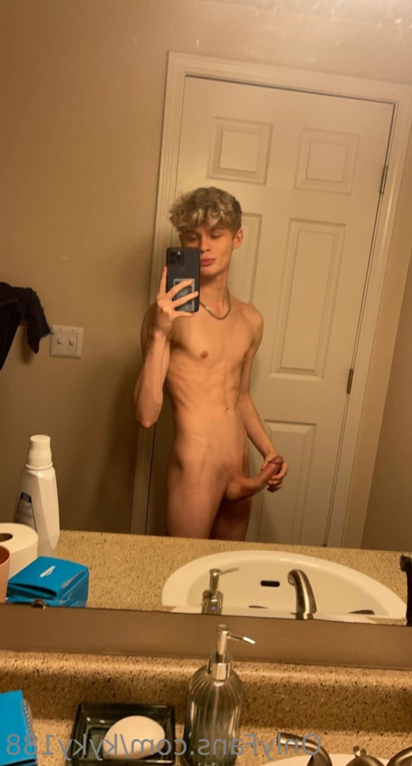 Ky [ kyky188 ] Onlyfans leaked photo 14488531 on Hotleaks.tv