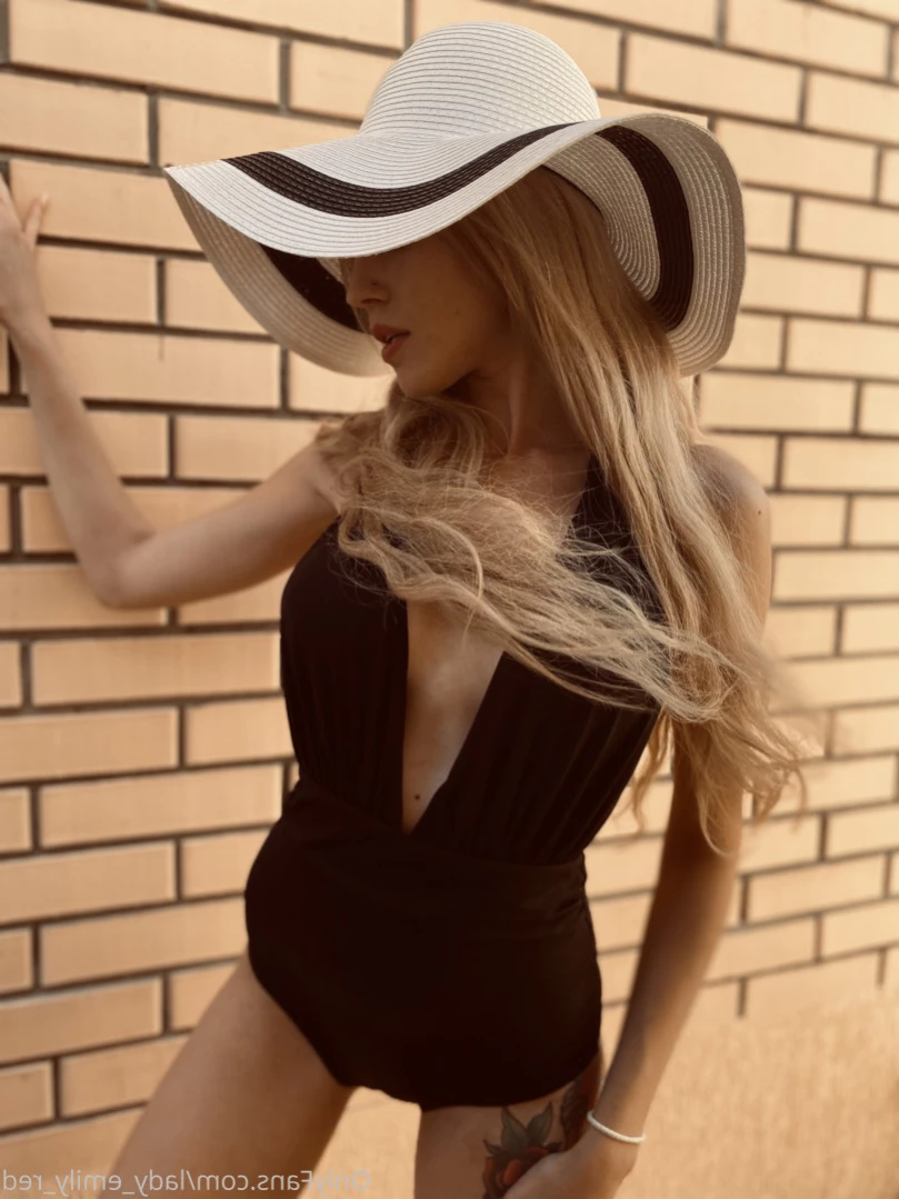 Emily Red [ lady_emily_red ] Onlyfans leaked photo 15464671 on Hotleaks.tv