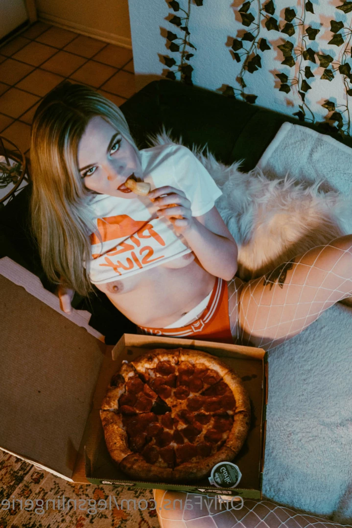 𝓛𝓮𝓰𝓼𝓷𝓛𝓲𝓷𝓰𝓮𝓻𝓲𝓮♡ [ legsnlingerie ] Onlyfans leaked photo 11256733 on Hotleaks.tv